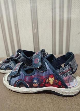 Босоножки лето