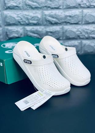 Женские шлепанцы crocs белые летние тапочки кроссы женские шлепанцы кроксы
