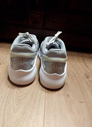 Оригінальні кросівки nike4 фото