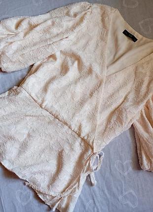 Блуза молочного цвета