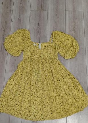 Желтое летнее платье, размер s, без дефектов, яркое и приятное на ощупь.