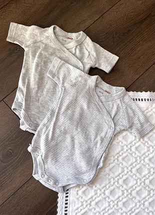 Сірий унісекс боді короткий рукав на запах 50 56 для новонароджених в пологовий