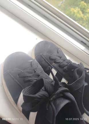 Кросівки,кампуси