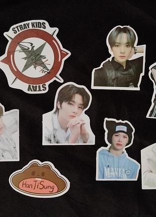 Наклейки стрей кидс