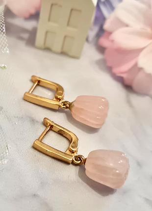 🔺🌸☀️нежные серьги "бутоны цветов" натуральный камень розовый кварц