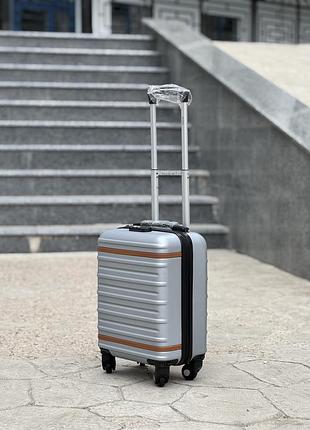 Лоукост ударопрочный 40/30/20 см чемодан дорожный xs на колесах  ручная кладь 24 литра