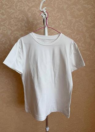 Жіноча футболка з написом “enjoy the little things”