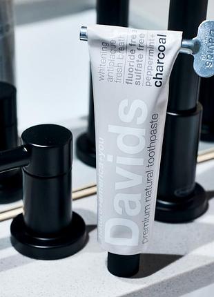 Davids peppermint charcoal преміальна натуральна зубна паста вугілля та м’ята, 149 г