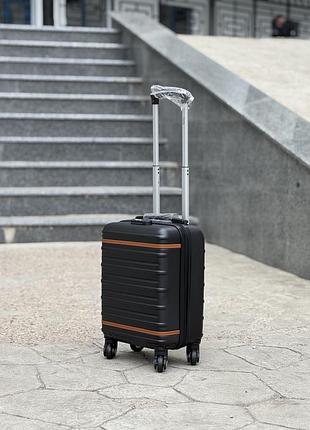 Лоукост ударопрочный 40/30/20 см чемодан дорожный xs на колесах  ручная кладь 24 литра