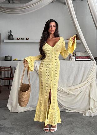 Ажурное трикотажное силуэтное платье