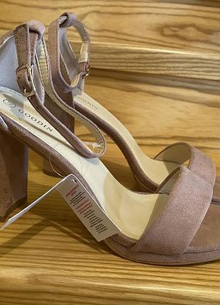 Босоніжки жіночі  код 25