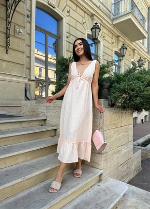 Нежное легкое платье