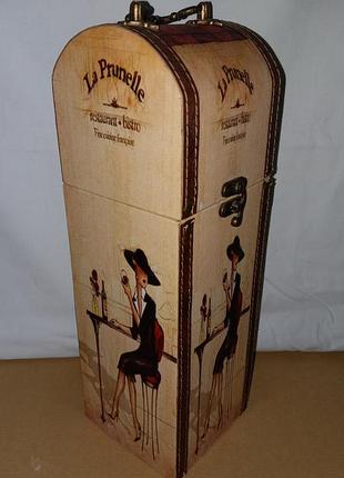 Декоративная шкатулка-футляр для бутылки