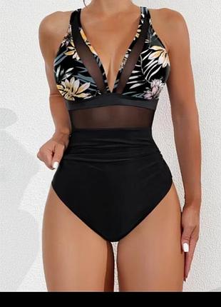 Слитный купальник размер s