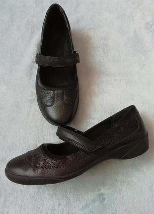 Шкіряні туфлі