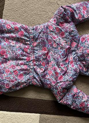 Демісезонна куртка для дівчинки у стильний квітковий принт