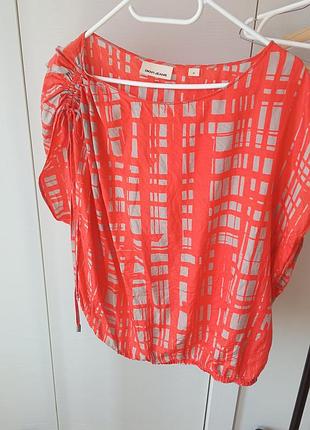 Футболка из натурального шелка от donna karan в идеальном состоянии