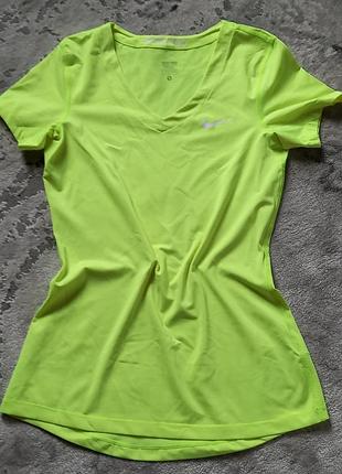 Еластична футболка nike pro s/ m 💛