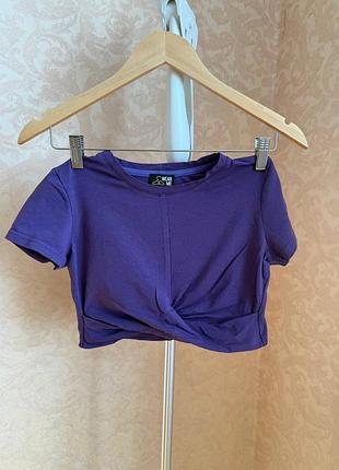 Фіолетовий кроп-топ wear me з перекрученим низом