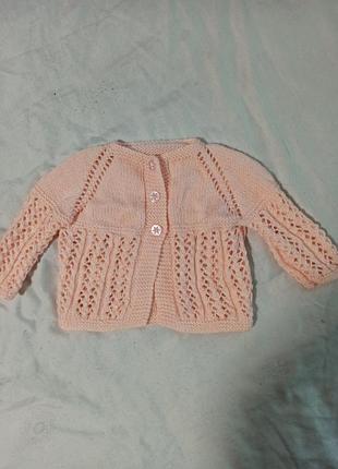 Вязаная кофточка на девочку-неходя