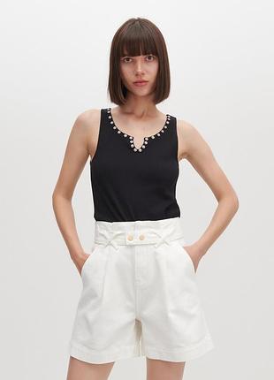 Білі джинсові шорти на високій посадці reserved