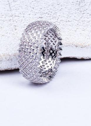 Роскошное женское кольцо в камушками, размер 18