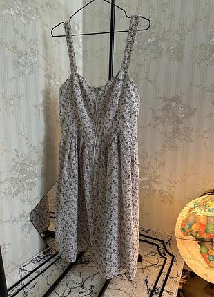 Сукня в квіточку