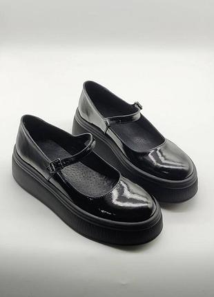 Туфлі на платформі