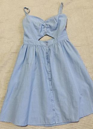Ніжна блакитна сукня