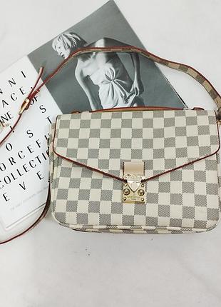 Сумка известный бренд не кожа белая бежевая