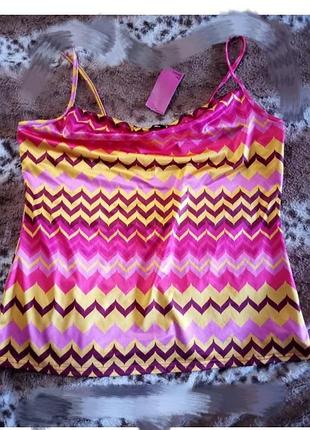 Яскрава літня маечка топ геометричний принт