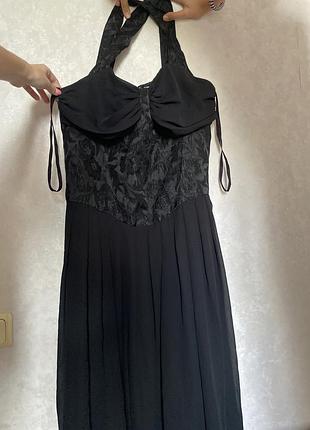 Чорна сукня жіноча