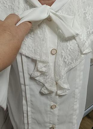 Белая блузка с кружевом 44-46