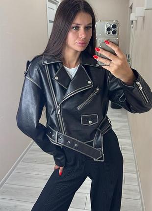 Черная куртка из еко кожи косуха amisu