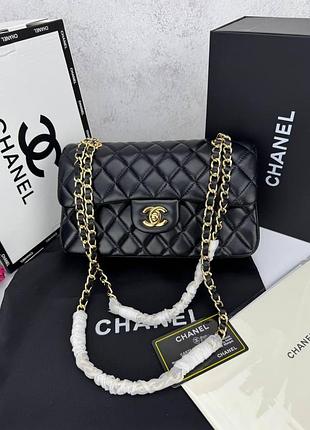 Chanel black gold 23x14x7 женская сумка кожаная черная
