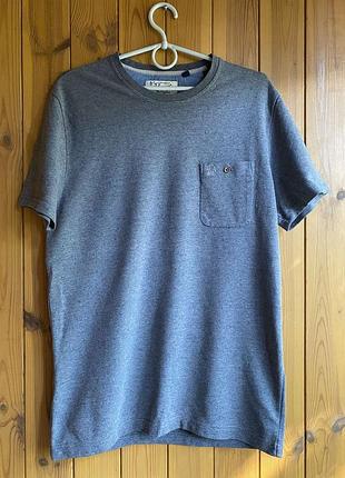 Сіра футболка з кішенькою  penguin розмір м.