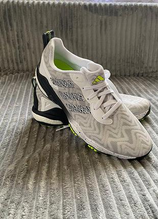 Кроссовки адідас