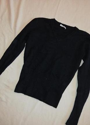 Светр жіночий