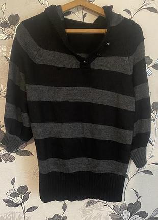 Стильная женская кофта в полоску с капюшоном