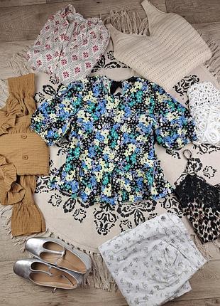 Брендовая нежная актуального кроя блуза с баской new look💛