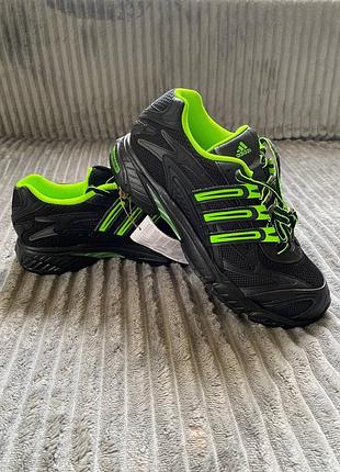 Кросівки-adidas