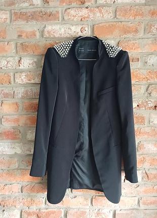 З шипами розкішний жакет піджак