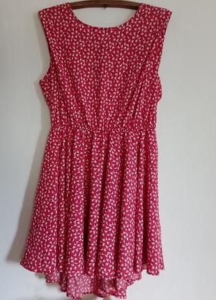 Шикарное женское платье с открытой спинкой