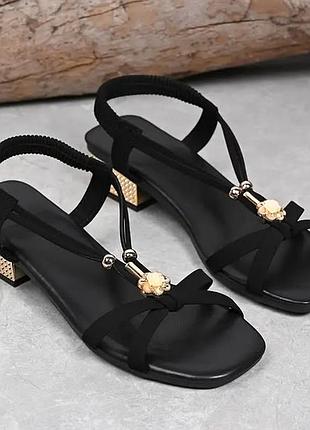 Женские босоножки