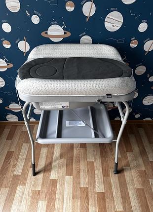 Столик для сповивання з ванночкою chicco cuddle & bubble