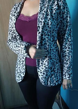 Новый женский жакет размера м