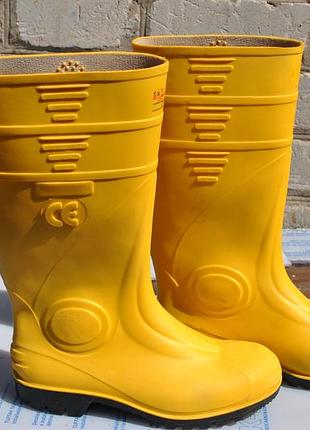Чоботи гумові нові жовті  італія