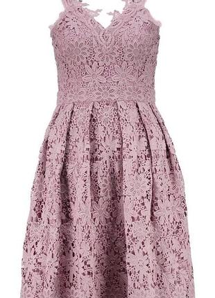 Изысканное кружевное платье chi chi london, цвет "пудровая роза".