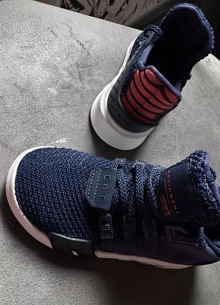 Круті дитячі кросівки adidas eqt