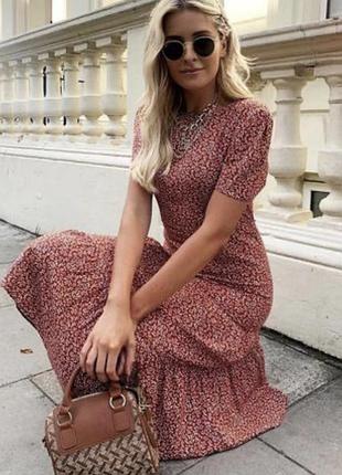 Стильное платье миди